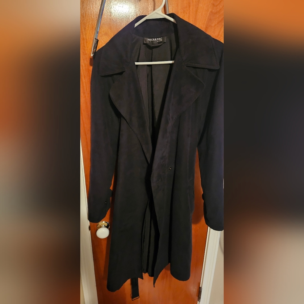 Womens's Black Cape with Button Closure Knee Length. Size SMALL
